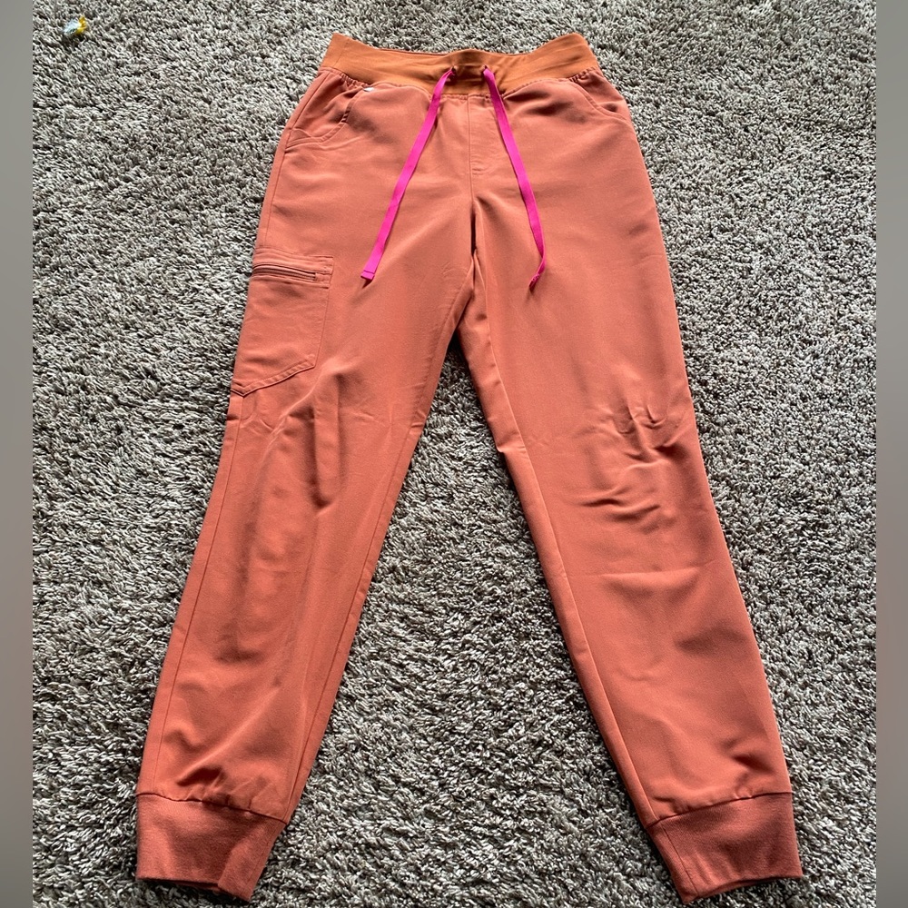 Terracotta small high waisted Zamora jogger figs scrub pants
